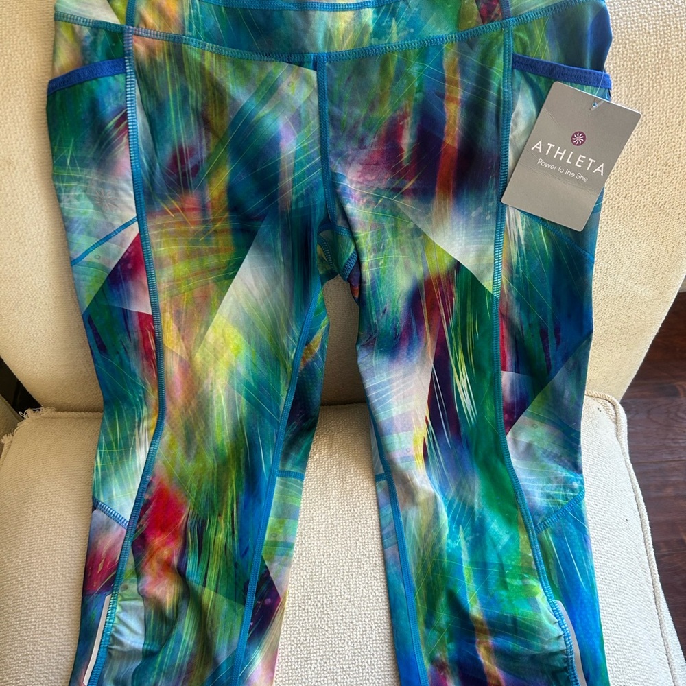 NWT Athleta  Tropea Dobby Be Free Knicker Leggings Size Small